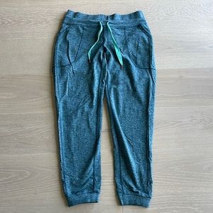 Lululemon women’s jogging pants Size 10